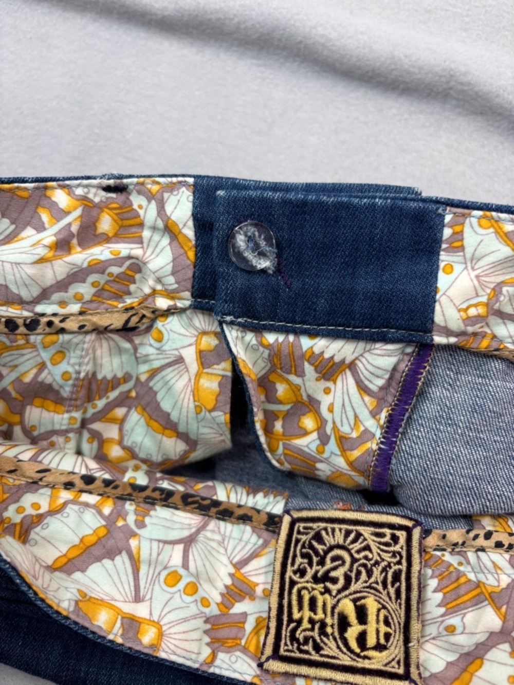 Rich & Skinny 30 Washed Blue Denim Cuffed Shorts - Picture 5 of 8